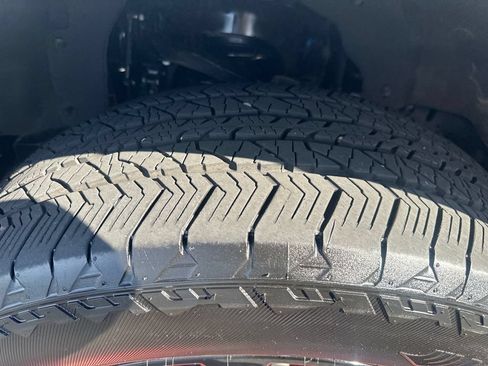 Used 2025 Ford F150 Lariat AWD/4WD image 26