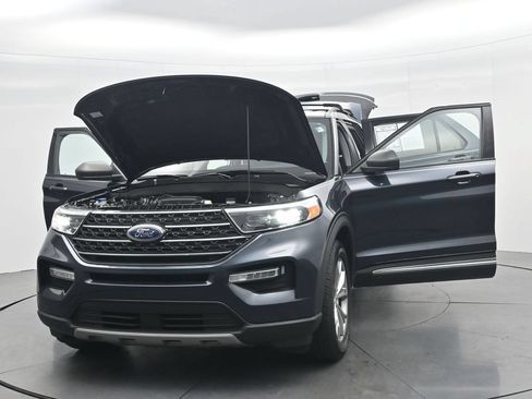 Used 2023 Ford Explorer XLT w/ Equipment Group 202A AWD/4WD image 49