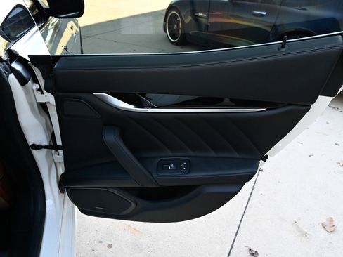 Used 2022 Maserati Ghibli Modena Q4 AWD/4WD image 50