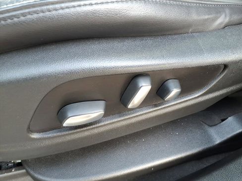 Used 2019 Cadillac XT5 Luxury image 25