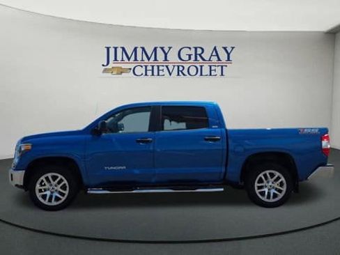 Used 2018 Toyota Tundra SR5 w/ SR5 Upgrade Package RWD image 2