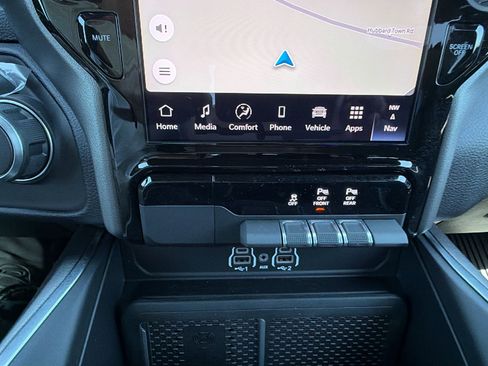 Used 2025 RAM 1500 Big Horn image 32