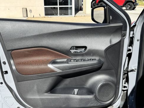 Used 2023 Nissan Kicks SR FWD image 27