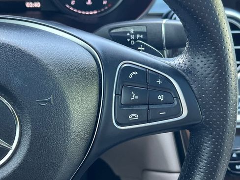 Used 2018 Mercedes-Benz GLC 300 4MATIC image 28