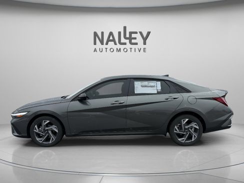 New 2025 Hyundai Elantra Sport image 3