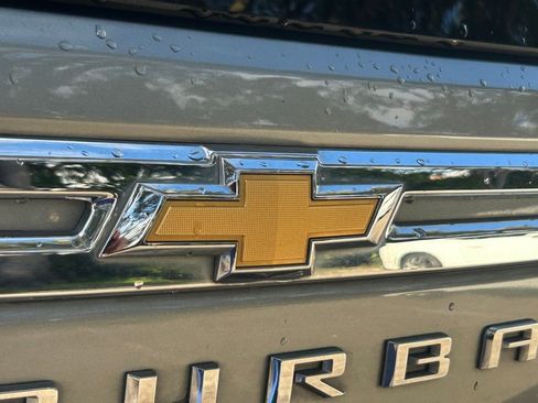 Used 2023 Chevrolet Suburban LT image 23