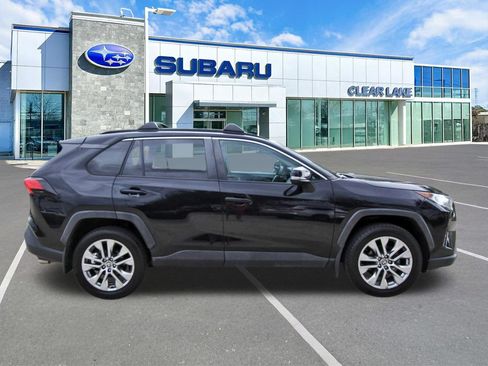 Used 2021 Toyota RAV4 XLE Premium FWD image 7