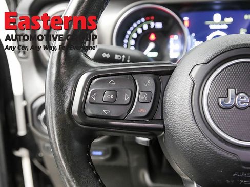 Used 2023 Jeep Wrangler Unlimited w/ Dual Top Group image 15