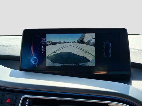 Used 2015 BMW i8 Base image 25