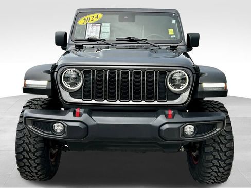 Used 2024 Jeep Wrangler Rubicon image 8