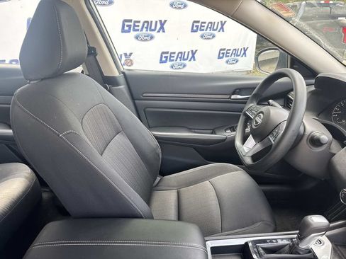 Used 2025 Nissan Altima 2.5 SV FWD image 21