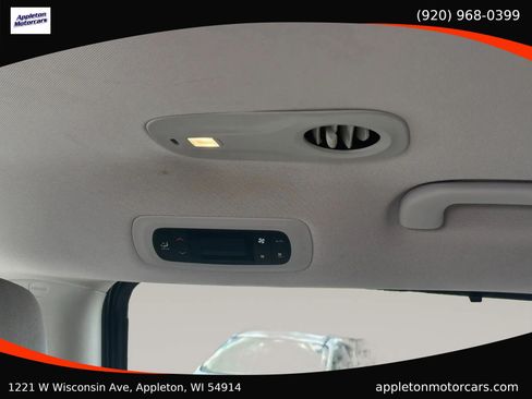 Used 2018 Chrysler Pacifica Touring Plus FWD image 25