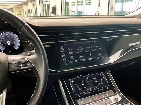 Used 2023 Audi Q8 Premium AWD/4WD image 7