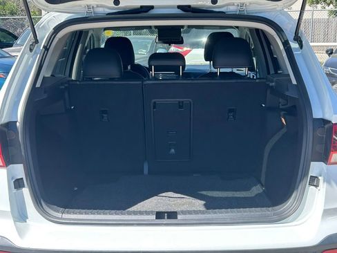 Used 2022 Volkswagen Taos SE FWD image 13