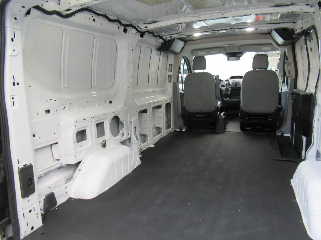 Used 2018 Ford Transit 150 130 Low Roof RWD image 17