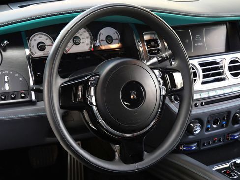 Used 2021 Rolls-Royce Wraith RWD image 27