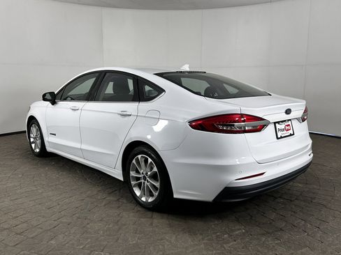 Used 2019 Ford Fusion SE FWD image 5