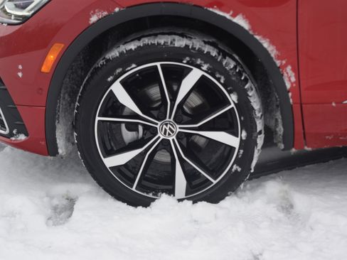 Used 2024 Volkswagen Tiguan SEL R-Line image 29