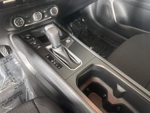 New 2025 Nissan Kicks SR image 27