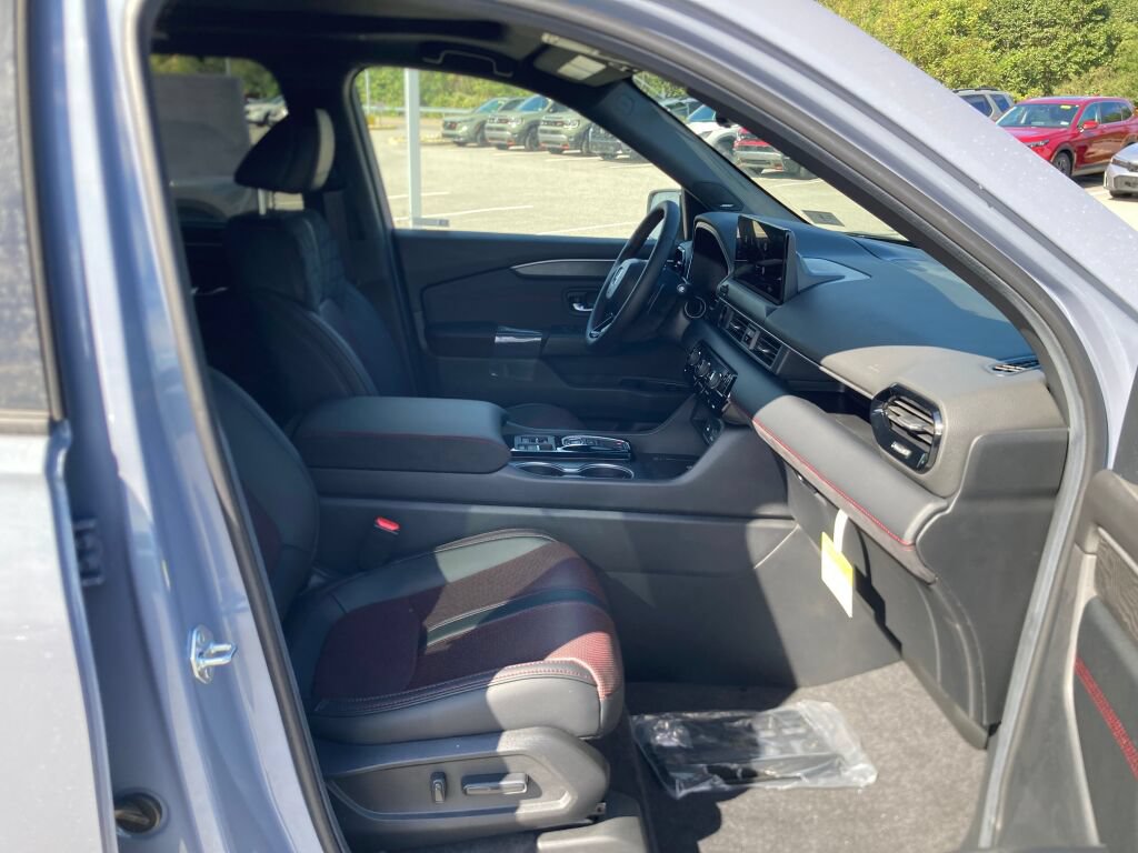New 2026 Honda Pilot Black Edition image 5