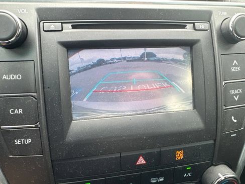 Used 2017 Toyota Camry LE FWD image 10