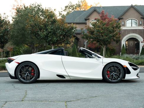 Used 2021 McLaren 720S Spider image 40