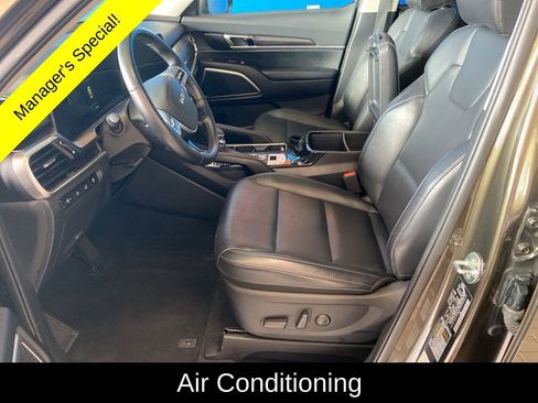 Used 2025 Kia Telluride S AWD/4WD image 9
