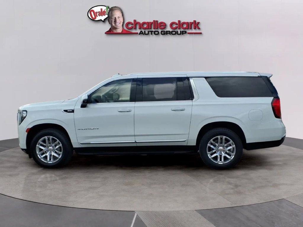 Used 2023 GMC Yukon XL SLT w/ SLT Premium Package RWD image 2