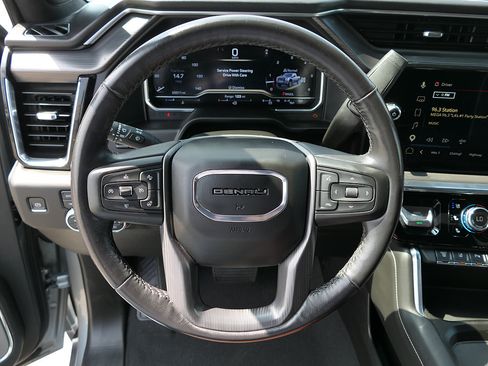 Used 2024 GMC Sierra 2500 Denali Ultimate AWD/4WD image 19