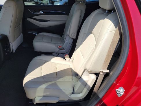 Used 2019 Buick Enclave Essence FWD image 13