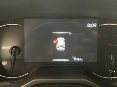 Used 2025 Toyota RAV4 XLE AWD/4WD image 17