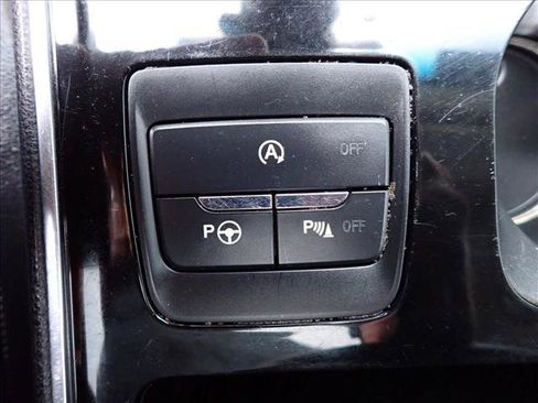 Used 2020 Ford Edge Titanium w/ Equipment Group 301A AWD/4WD image 20