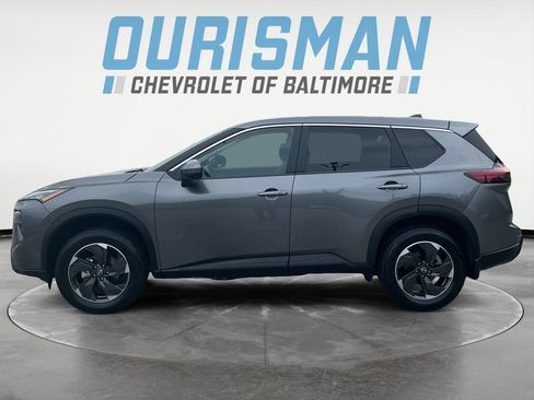 Used 2025 Nissan Rogue SV AWD/4WD image 3