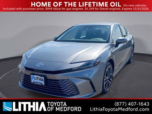 Certified 2025 Toyota Camry XLE FWD image 1