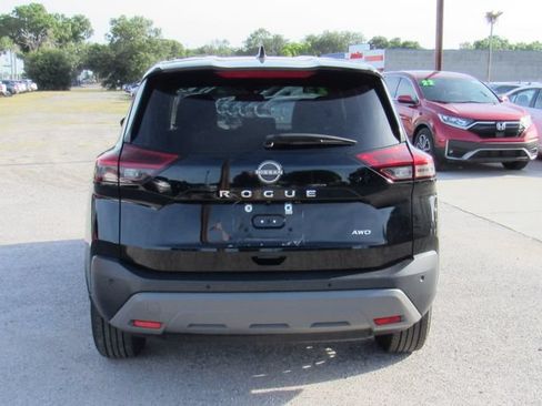 Used 2023 Nissan Rogue S AWD/4WD image 4