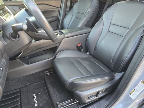 Used 2023 Nissan Rogue SL w/ SL Premium Package image 23