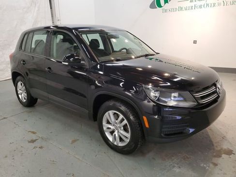 Used 2014 Volkswagen Tiguan S image 8