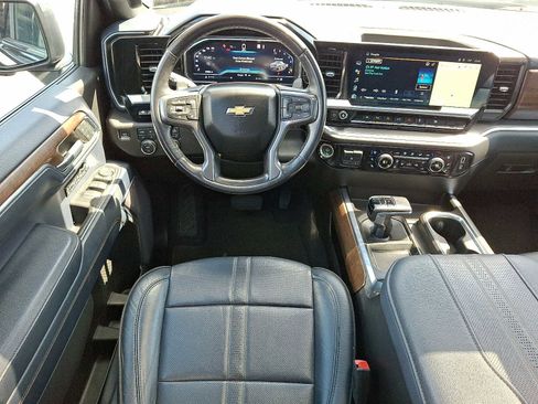 Used 2023 Chevrolet Silverado 1500 High Country w/ Technology Package image 11