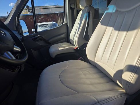 Used 2016 Mercedes-Benz Sprinter 3500 image 15