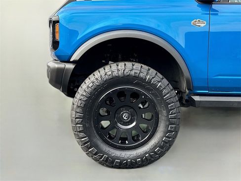 Used 2023 Ford Bronco Wildtrak image 18