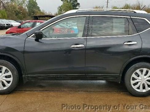 Used 2016 Nissan Rogue S w/ Appearance Package image 8