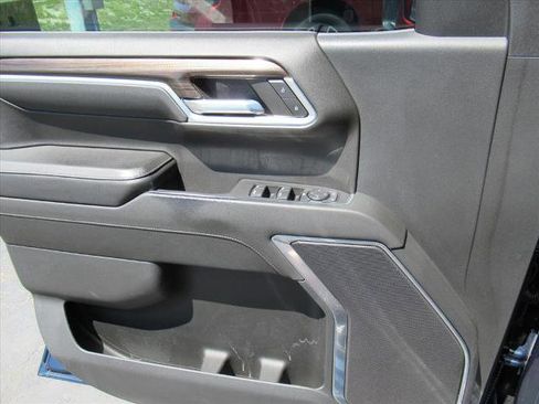 Used 2022 Chevrolet Silverado 1500 RST image 18