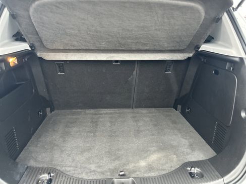 Used 2020 Chevrolet Trax LT w/ LT Convenience Package image 9