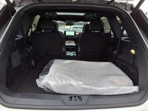 New 2025 Lincoln Aviator Black Label AWD/4WD image 14