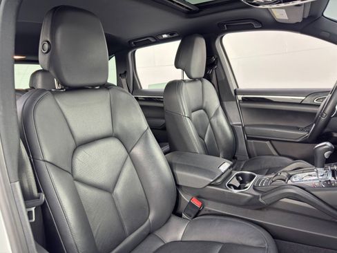 Used 2014 Porsche Cayenne image 34