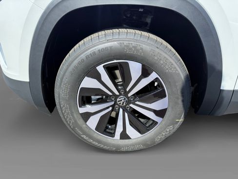 New 2026 Volkswagen Atlas SE FWD image 9