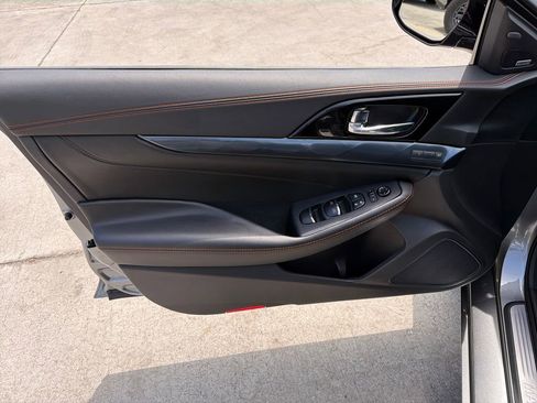 Used 2022 Nissan Maxima SR w/ Sport Mat Group FWD image 18