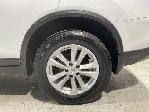 Used 2016 Nissan Rogue SV image 8