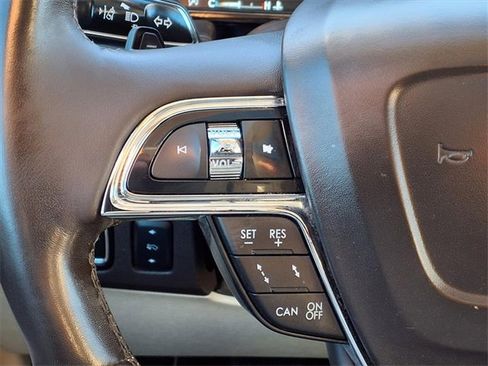 Used 2020 Lincoln Navigator Black Label w/ Cargo Convenience Package image 15