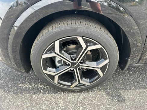 New 2025 Kia Niro EX Touring image 36